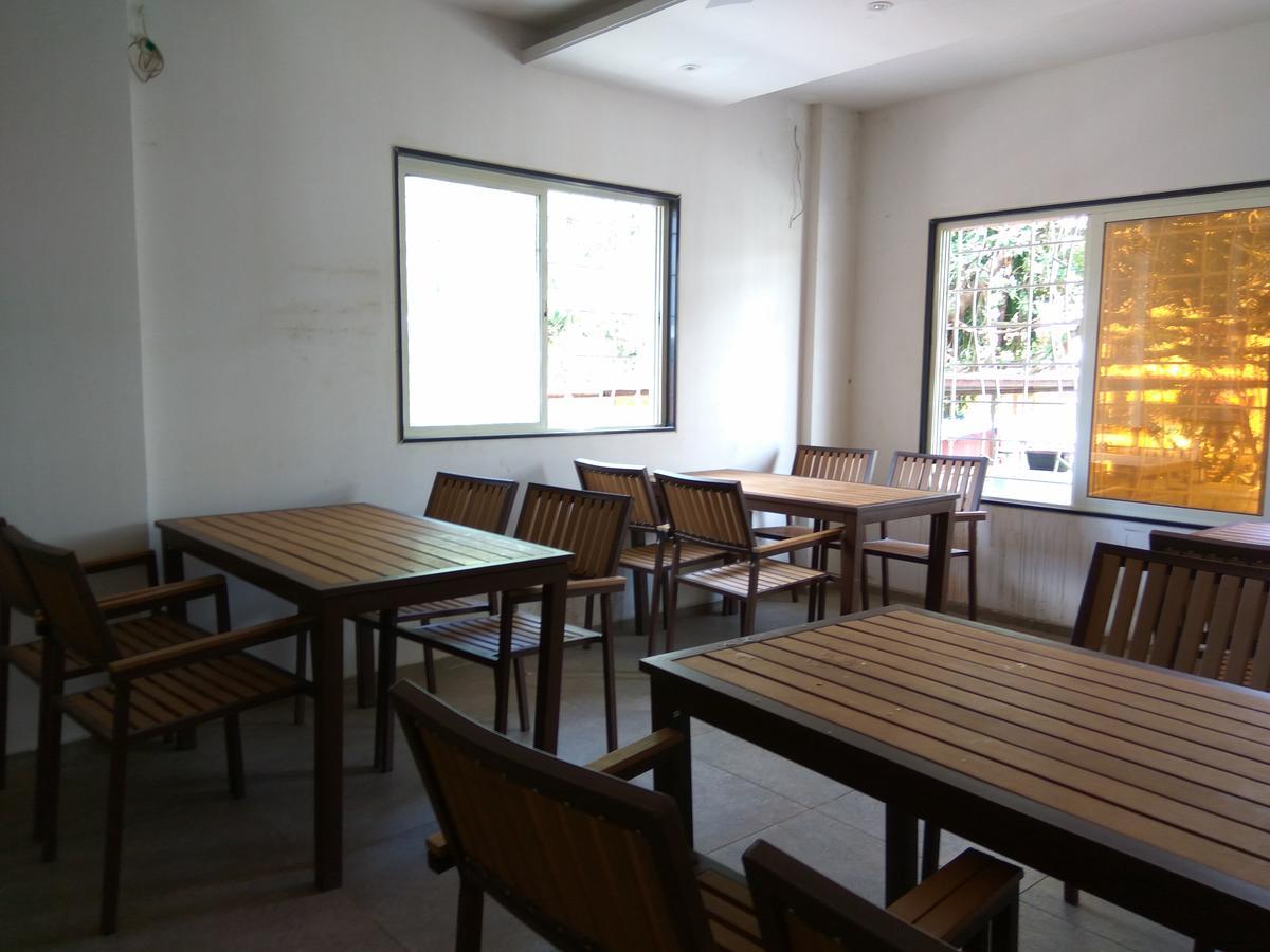 Manasi Inn Satara Esterno foto