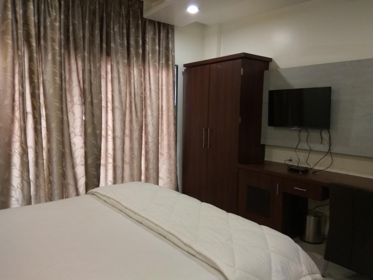 Manasi Inn Satara Esterno foto