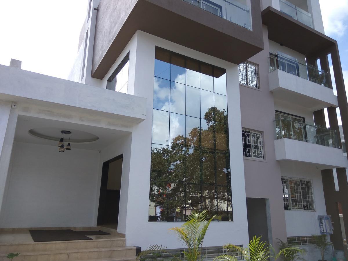 Manasi Inn Satara Esterno foto