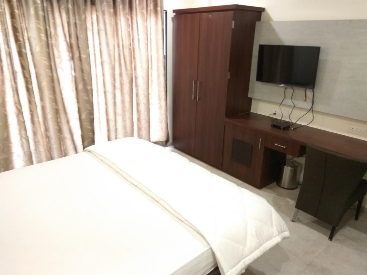 Manasi Inn Satara Esterno foto
